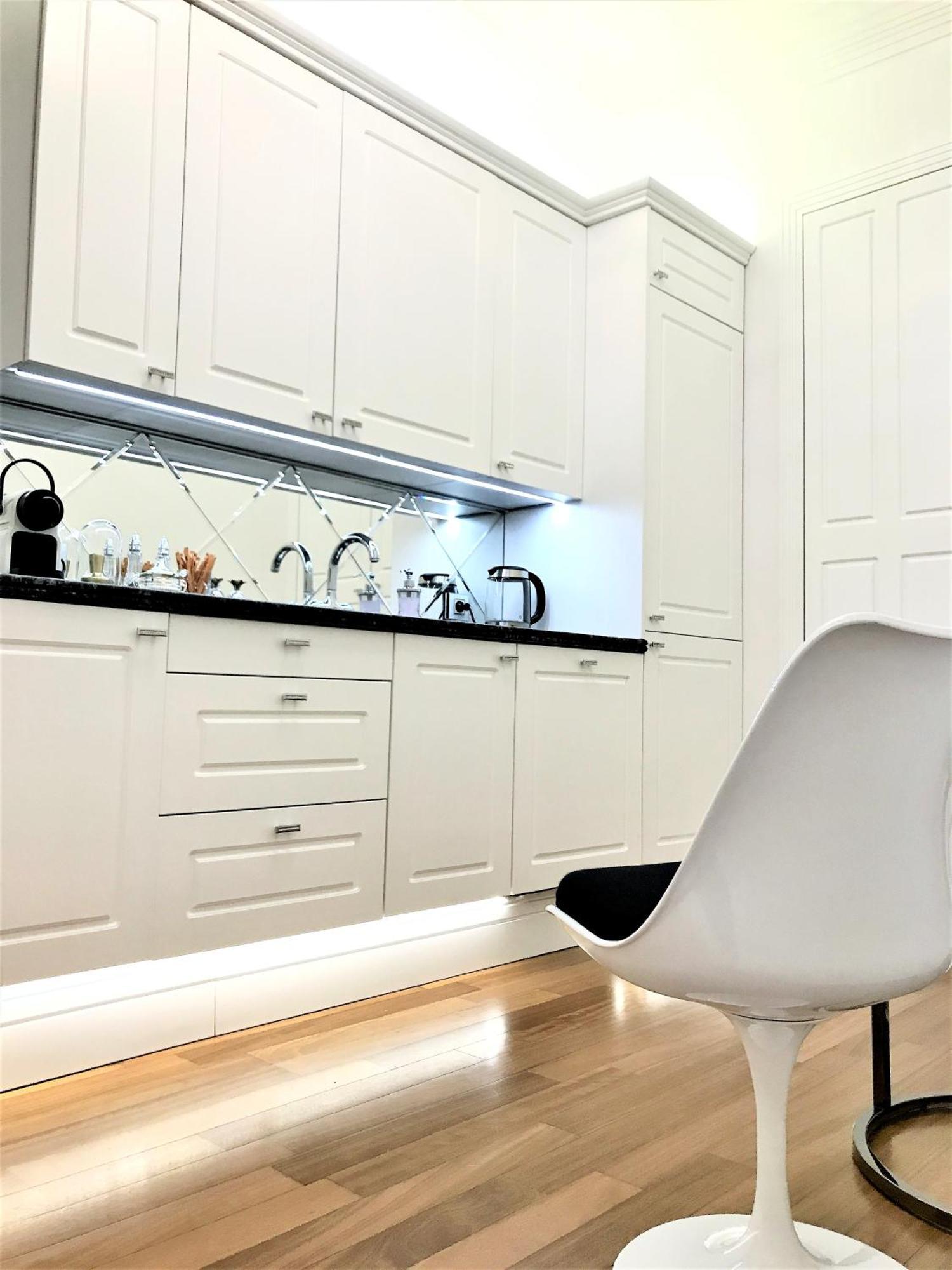 Mondrian Luxury Suites & Apartments Market Square IV Warschau Kamer foto